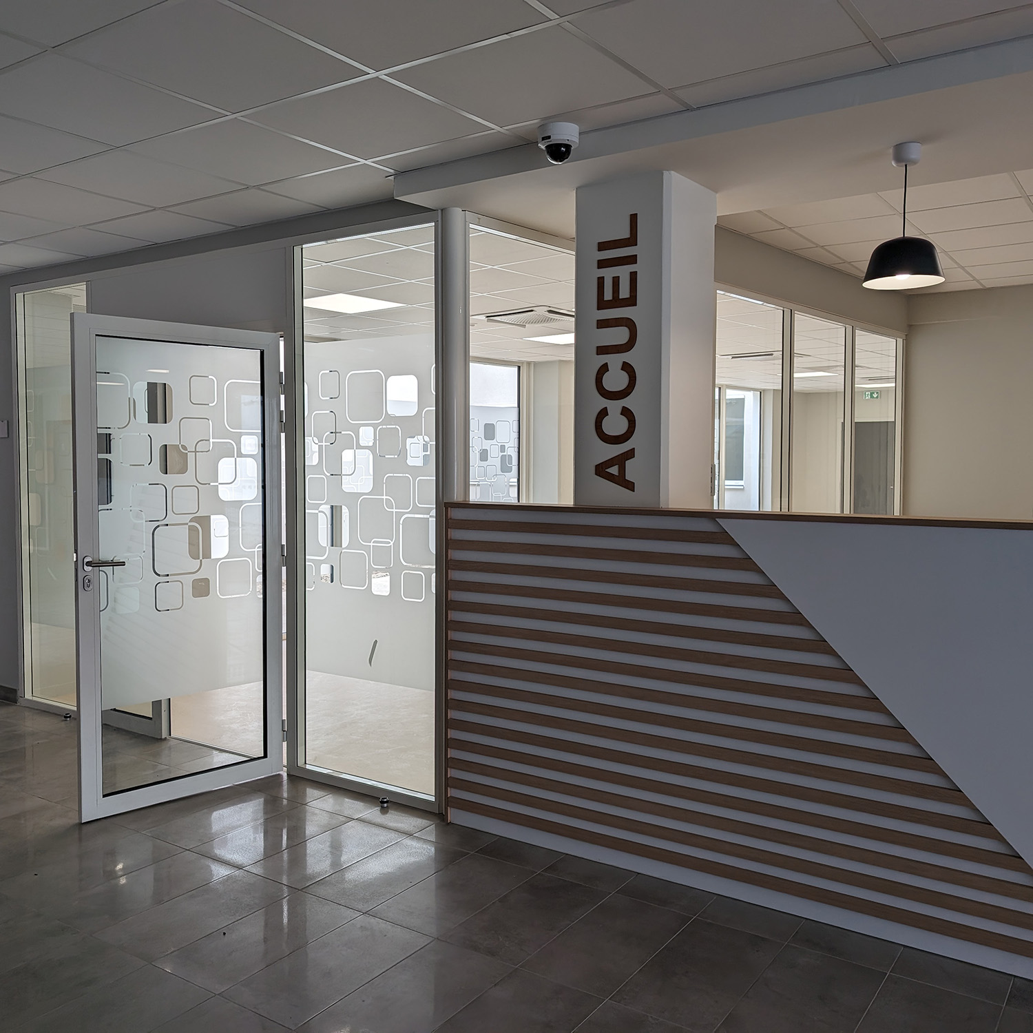 adhesif-film-discretion-vitrophanie-accueil-geometrie