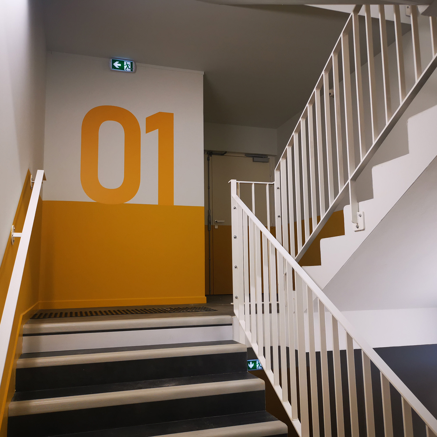 wayfinding-signaletique-directionelle-escalier
