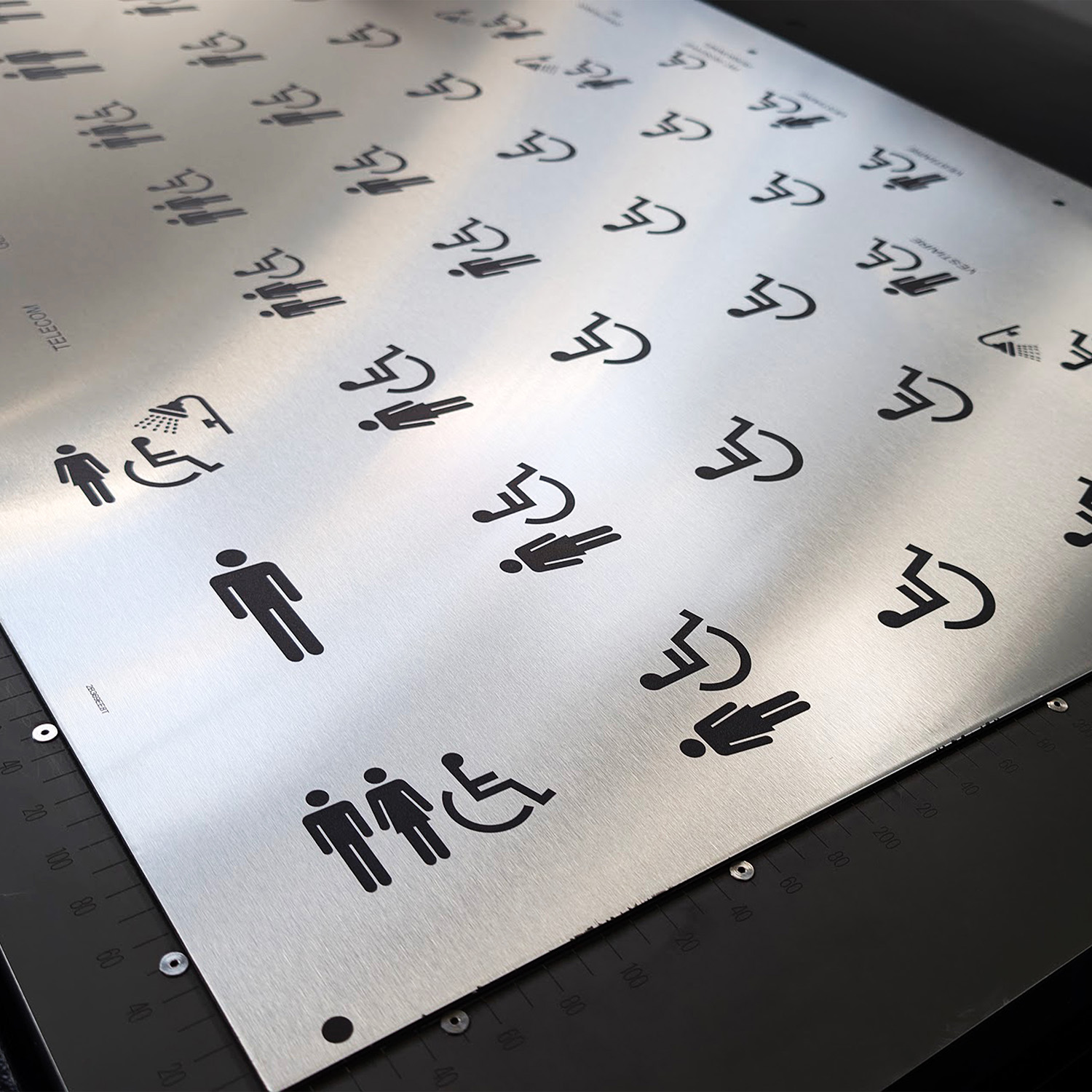 plaques-portes-aluminium