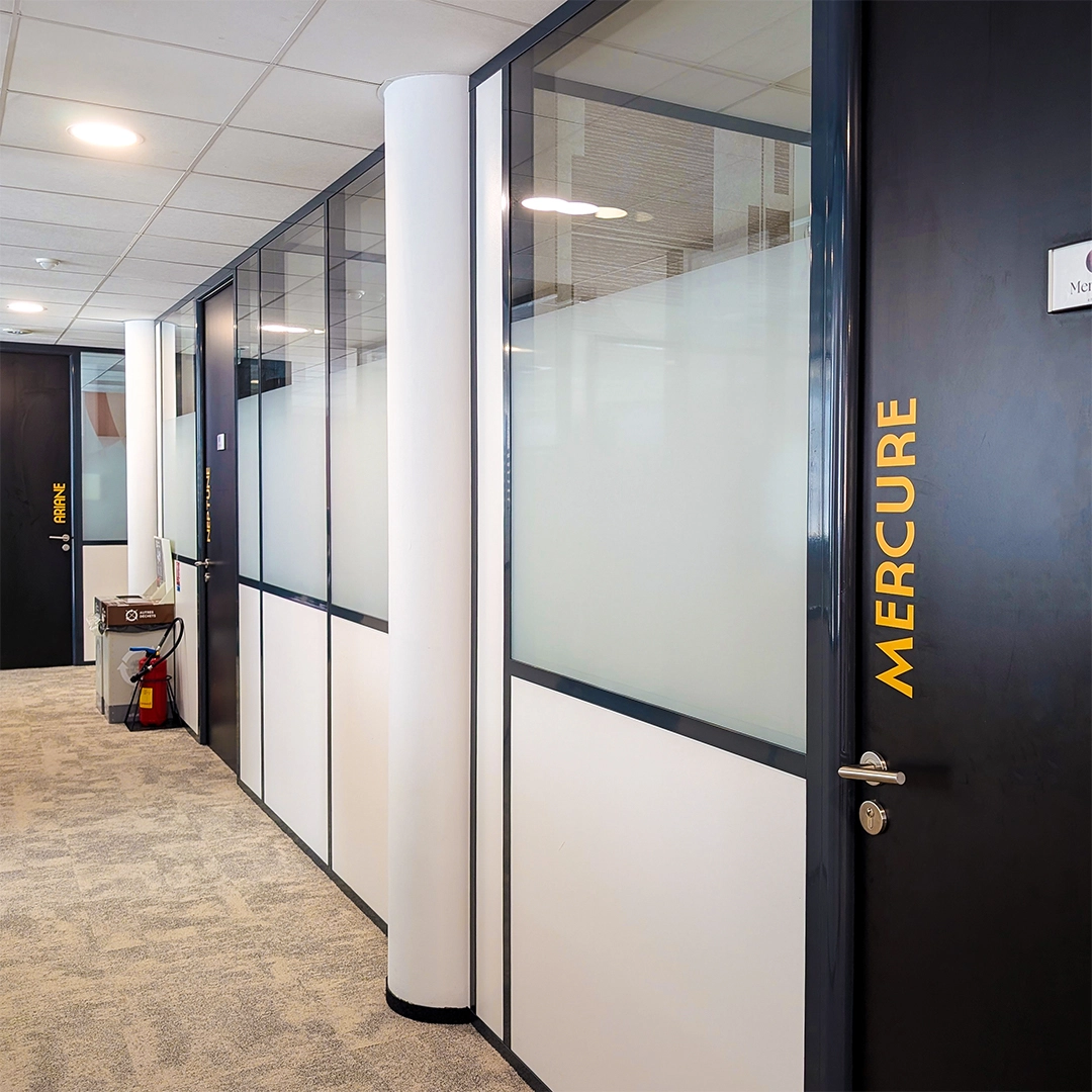 HLVELE-artelia-discretion-couloir-stickers-mercure