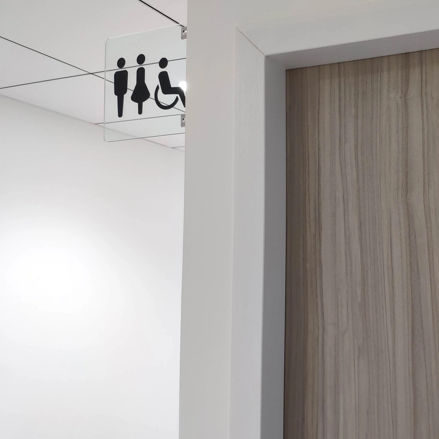 IPEP-sanitaires-plaque-de-porte-toilette