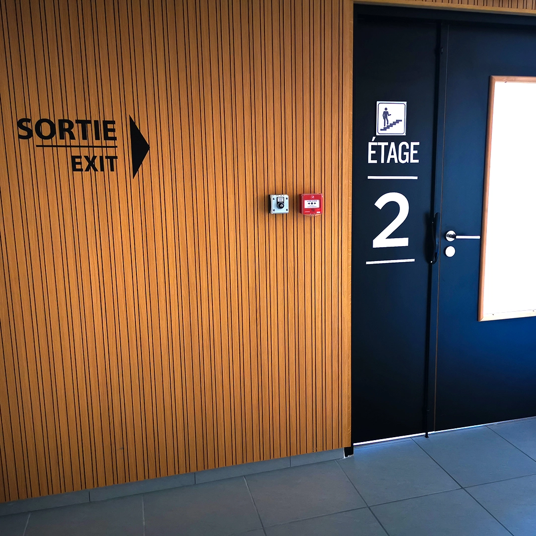 SODLB-num-etage-adhesif-escalier